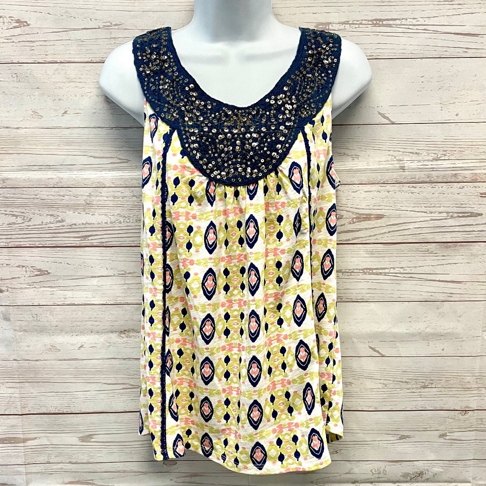Anthropologie Akemi + Kin crochet sequin abstract print top Like new!